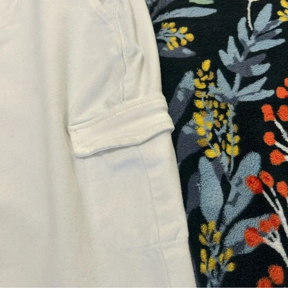 Paige- Jolie Cargo Pants Straight Leg in Crisp White Sz: 28 - Picture 3 of 7